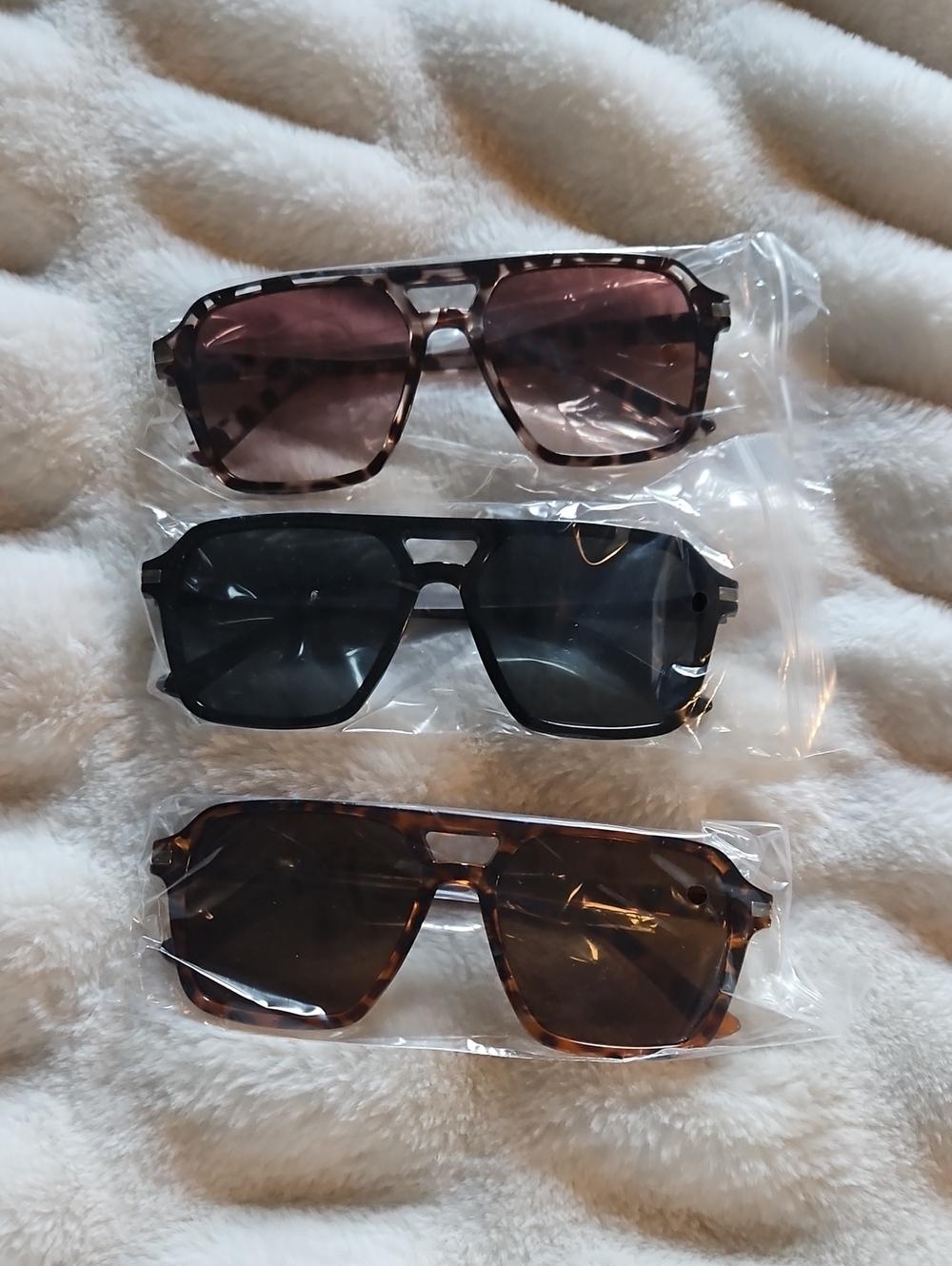 Tortoiseshell and Black Women’s Aviator Sunglasses - Classic Style